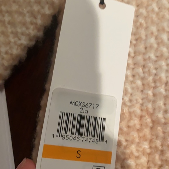 Calvin Klein sweater - Picture 4 of 6